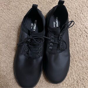 Women’s Clove shoes. AMAZING condition brand new. All black. Size: 10.5